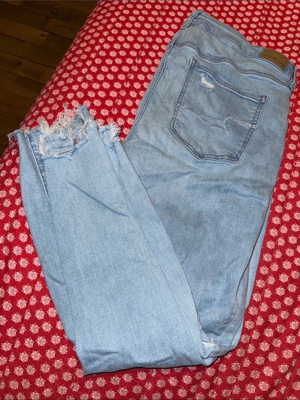 American Eagle Outfitters Light Blue Distressed Ankle Jeans